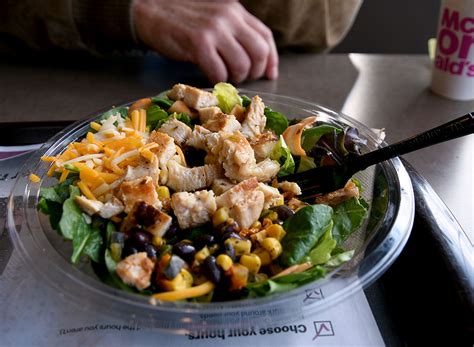 How many calories are in southwest salad - calories, carbs, nutrition