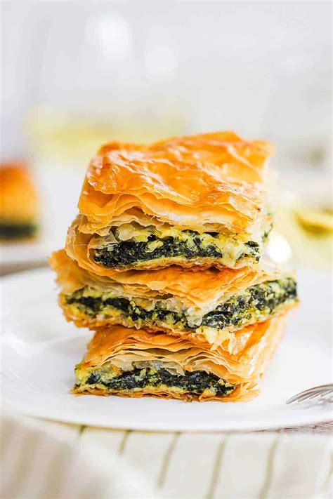 How many calories are in spanakopita mini spinach pies (60081.8) - calories, carbs, nutrition