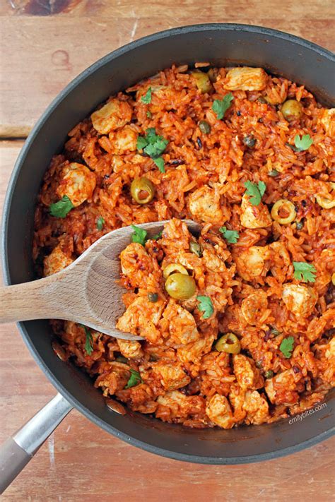 How many calories are in spanish chicken with rice - calories, carbs, nutrition
