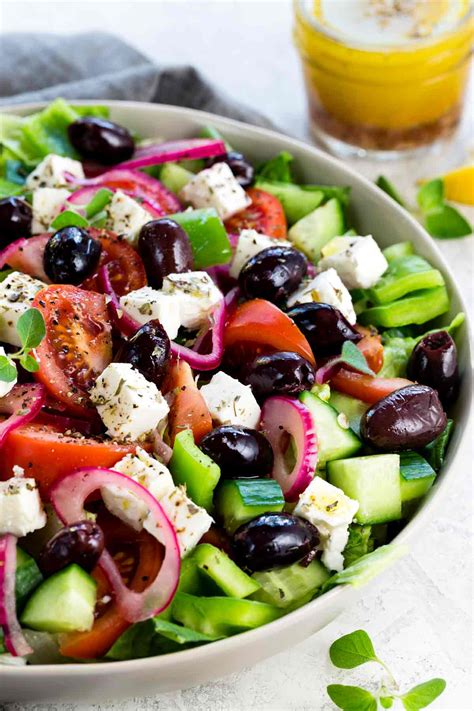 How many calories are in spicy greek salad - calories, carbs, nutrition