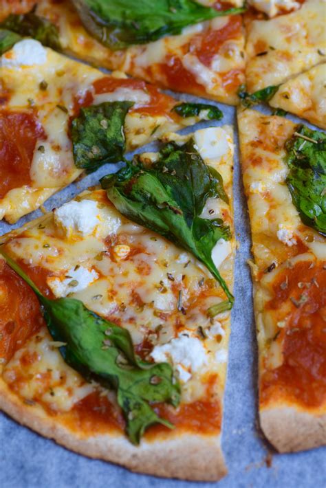 How many calories are in spinach and feta pizza - calories, carbs, nutrition