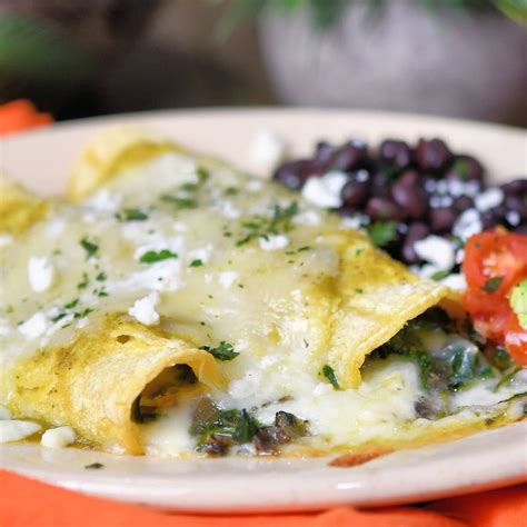 How many calories are in spinach and mushroom enchiladas - calories, carbs, nutrition