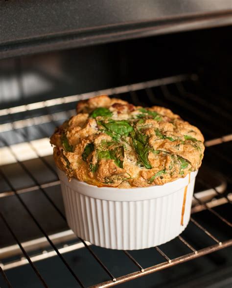 How many calories are in spinach bacon egg souffle - calories, carbs, nutrition