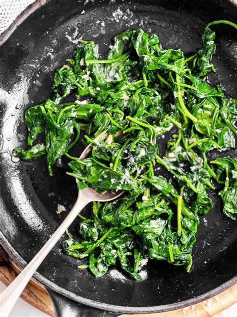 How many calories are in spinach fresh steamed with garlic 4 oz - calories, carbs, nutrition