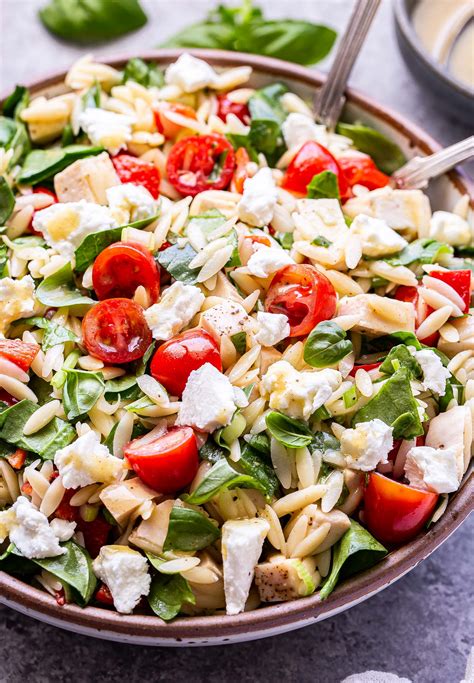 How many calories are in spinach goat cheese salad w/chicken - calories, carbs, nutrition