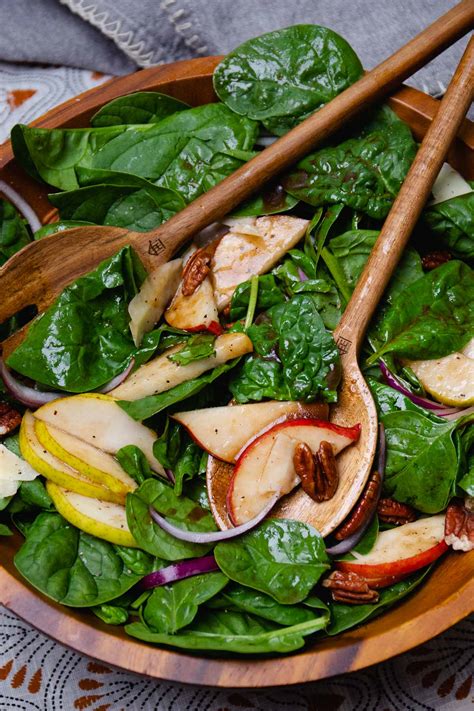 How many calories are in spinach salad with a pear vinaigrette - calories, carbs, nutrition