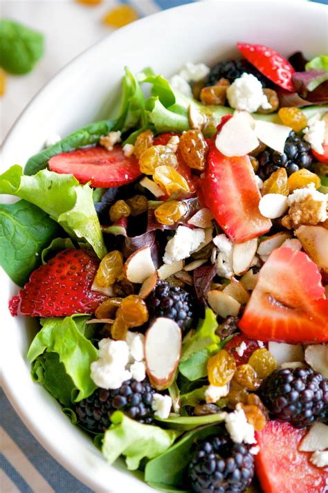 How many calories are in spring berry salad - calories, carbs, nutrition