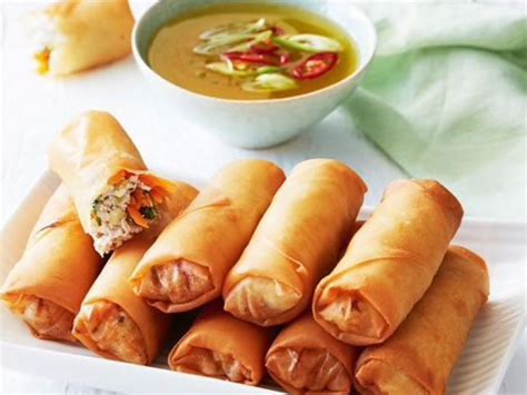 How many calories are in spring roll w/ mango-cilantro sauce - calories, carbs, nutrition