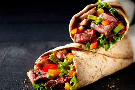 How many calories are in steak salad wrap - calories, carbs, nutrition