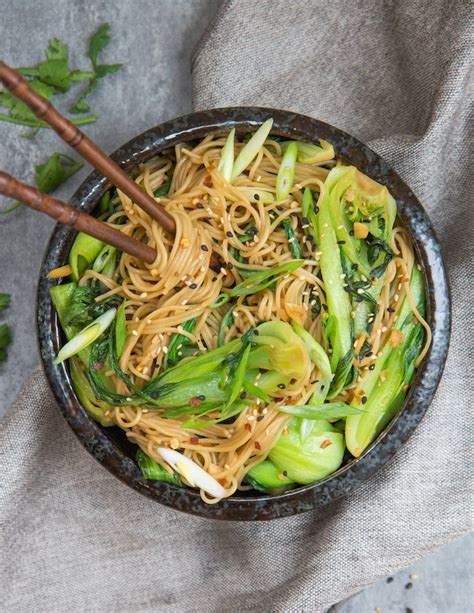 How many calories are in stir fried sesame ginger noodle with bok choy - calories, carbs, nutrition