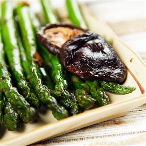 How many calories are in stir-fried asparagus with shiitake mushrooms - calories, carbs, nutrition