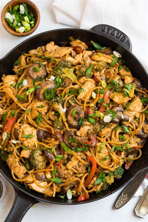 How many calories are in stir-fry vegetables with noodles - calories, carbs, nutrition