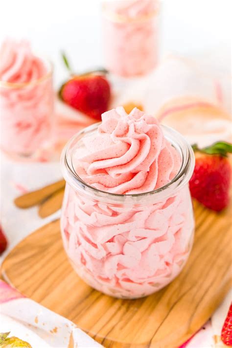 How many calories are in strawberry gelatin with whipped topping - calories, carbs, nutrition