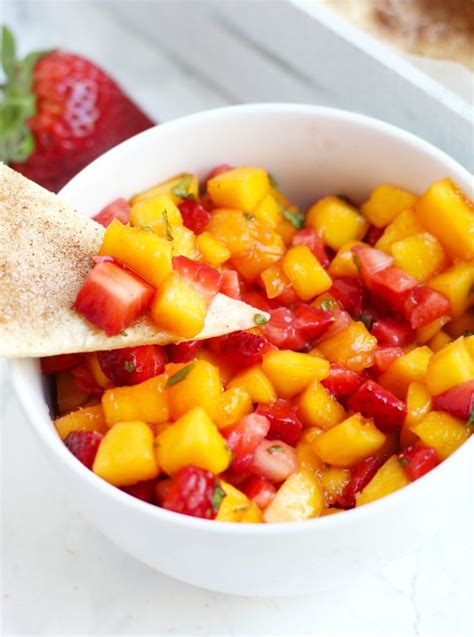 How many calories are in strawberry mango salsa - calories, carbs, nutrition