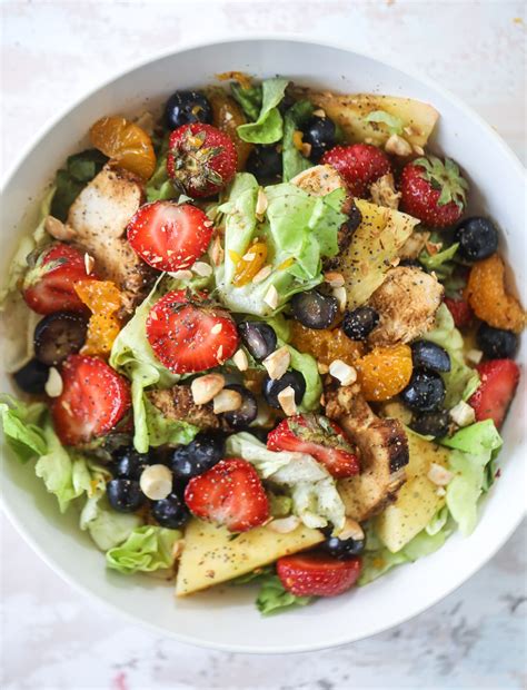 How many calories are in strawberry poppyseed chicken salad - calories, carbs, nutrition