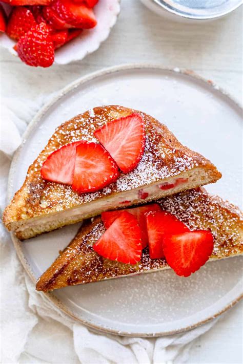 How many calories are in strawberry stuffed french toast - calories, carbs, nutrition