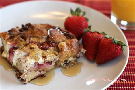 How many calories are in strawberry stuffed raisin bread french toast - calories, carbs, nutrition