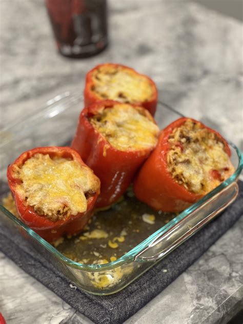 How many calories are in stuffed green pepper with tomato sauce - calories, carbs, nutrition