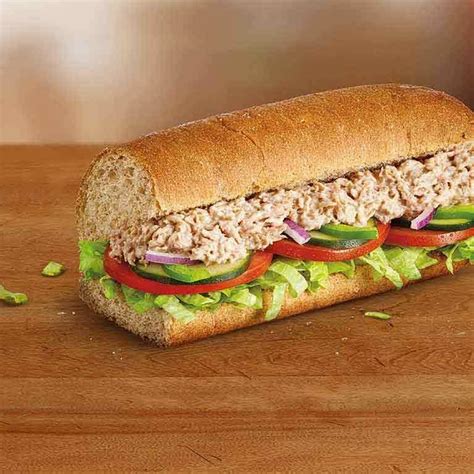 How many calories are in subc sub tuna 6