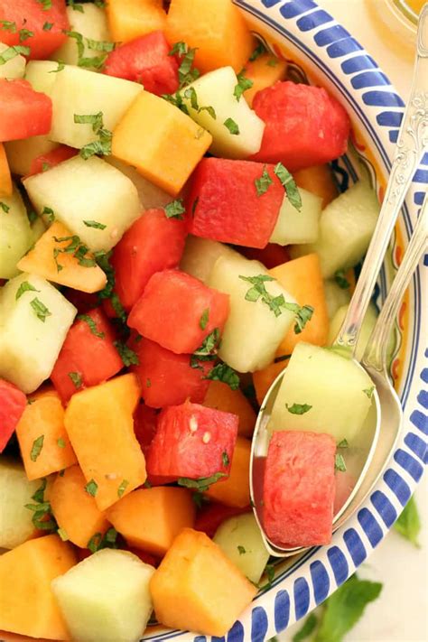 How many calories are in summer melon spring mix salad - calories, carbs, nutrition