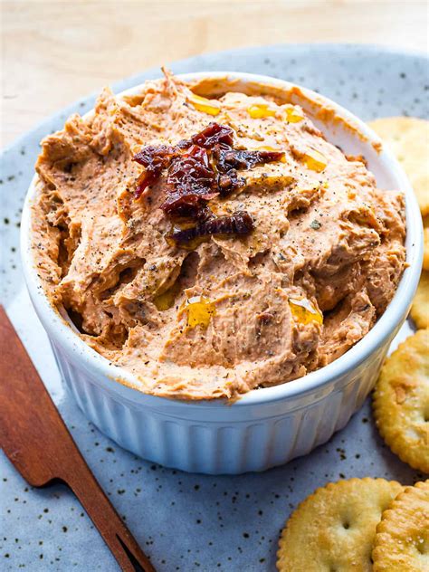 How many calories are in sun-dried tomato cream cheese spread - calories, carbs, nutrition