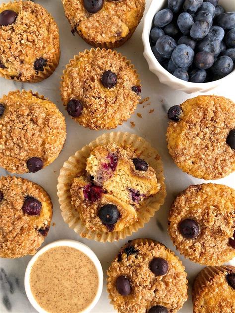 How many calories are in supreme blueberry crumb cake muffin - calories, carbs, nutrition