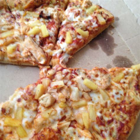 How many calories are in supreme medium hand-tossed pizza - calories, carbs, nutrition