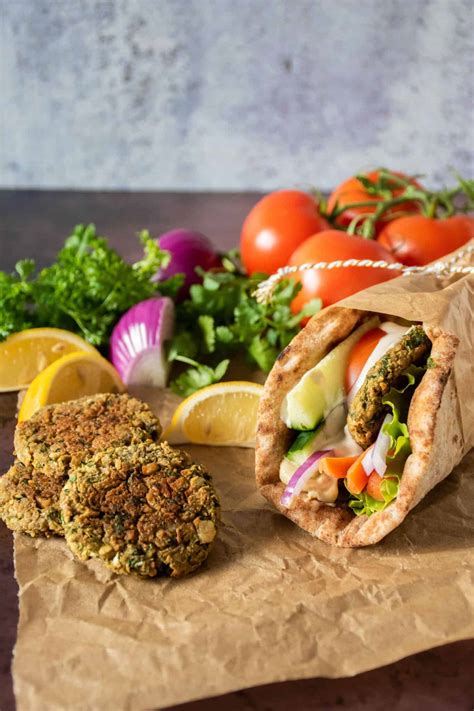 How many calories are in tabouleh and hummus wrap - calories, carbs, nutrition