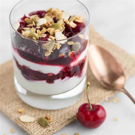 How many calories are in tart cherry and apricot yogurt parfait - calories, carbs, nutrition