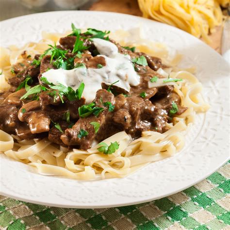 How many calories are in tempeh stroganoff, over noodles - calories, carbs, nutrition