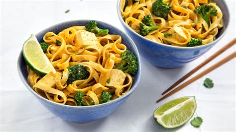 How many calories are in thai curry noodles with tofu - calories, carbs, nutrition