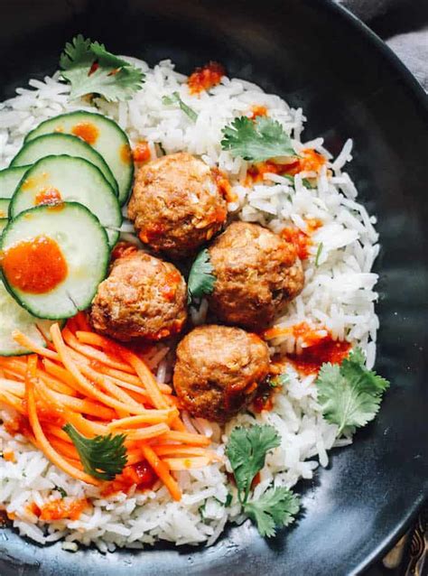 How many calories are in thai meatballs over rice - calories, carbs, nutrition