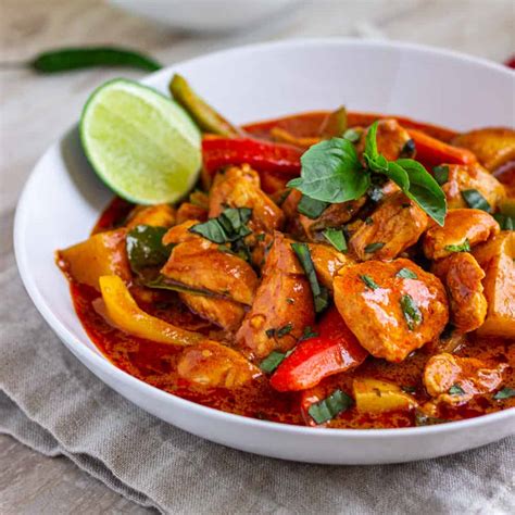 How many calories are in thai red chicken curry - calories, carbs, nutrition