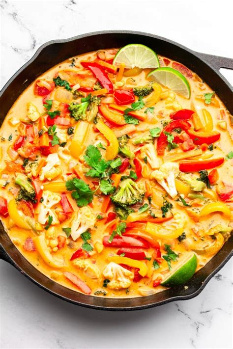 How many calories are in thai red vegetable curry (v) - calories, carbs, nutrition