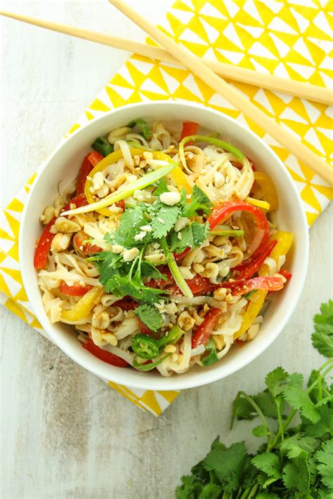 How many calories are in thai rice noodle salad w/ peanuts - calories, carbs, nutrition