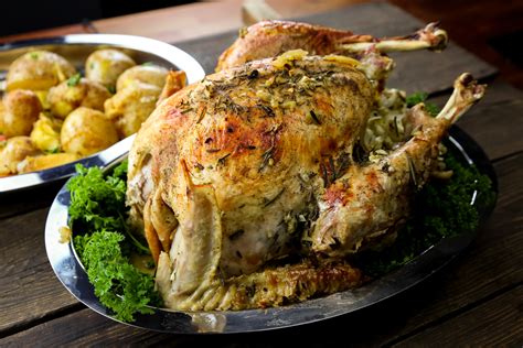 How many calories are in thyme and garlic roasted turkey (6810.0) - calories, carbs, nutrition