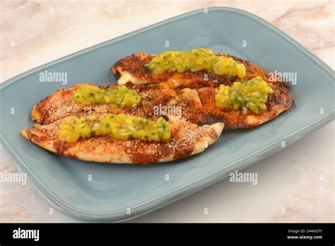 How many calories are in tilapia with mango chutney topping - calories, carbs, nutrition