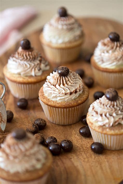 How many calories are in tiramisu cupcakes - calories, carbs, nutrition