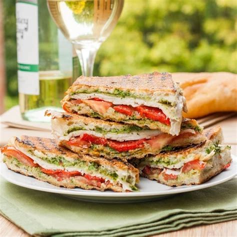 How many calories are in toasted turkey and roasted red pepper panini - calories, carbs, nutrition