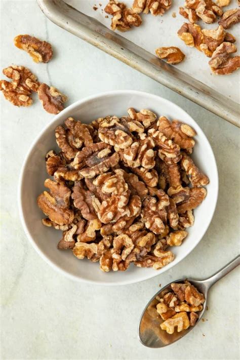 How many calories are in toasted walnuts - calories, carbs, nutrition