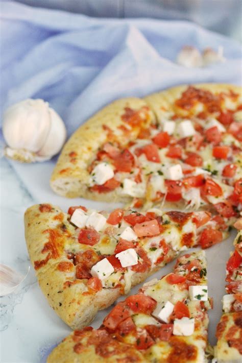 How many calories are in tomato bruschetta pizza - calories, carbs, nutrition