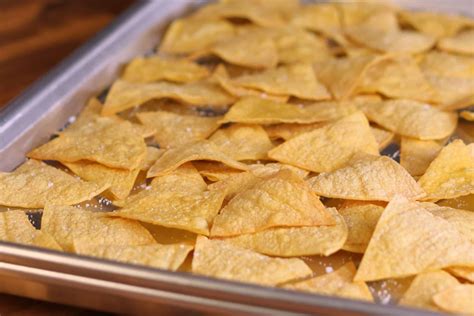 How many calories are in tortilla chips yellow baked 2 oz - calories, carbs, nutrition