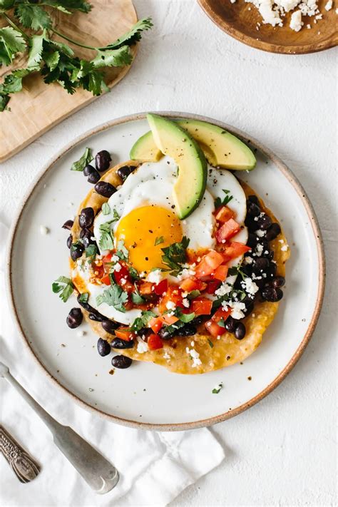 How many calories are in traditional huevos rancheros - calories, carbs, nutrition