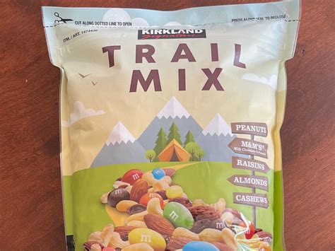 How many calories are in trail mixer - calories, carbs, nutrition