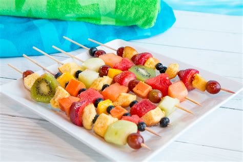 How many calories are in tropical fruit skewers - calories, carbs, nutrition