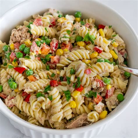 How many calories are in tuna macaroni salad - calories, carbs, nutrition