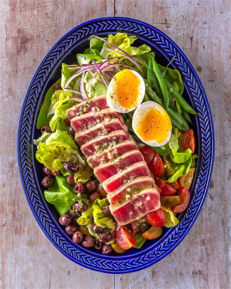 How many calories are in tuna nicoise - calories, carbs, nutrition