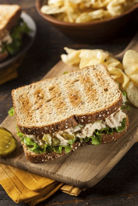 How many calories are in tuna salad on wheat sandwich - calories, carbs, nutrition