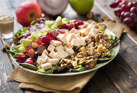 How many calories are in turkey bacon, walnut, grape salad - calories, carbs, nutrition