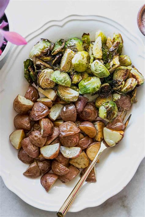 How many calories are in turkey baked ziti with roasted brussels sprouts (600hs) - calories, carbs, nutrition
